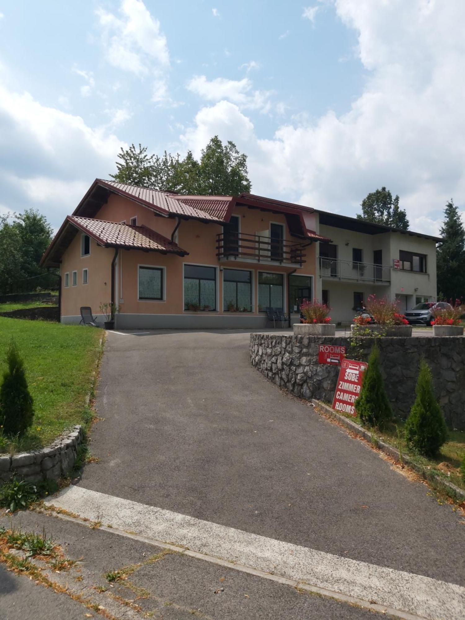 Rooms Zagon Postojna Exterior foto